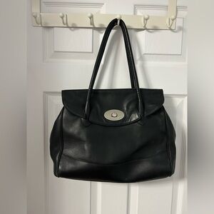 Elegant Black Leather Shoulder Bag